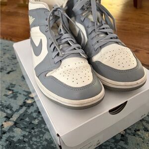 Jordan WMNS Air 1 Mid in Sail and Stealth